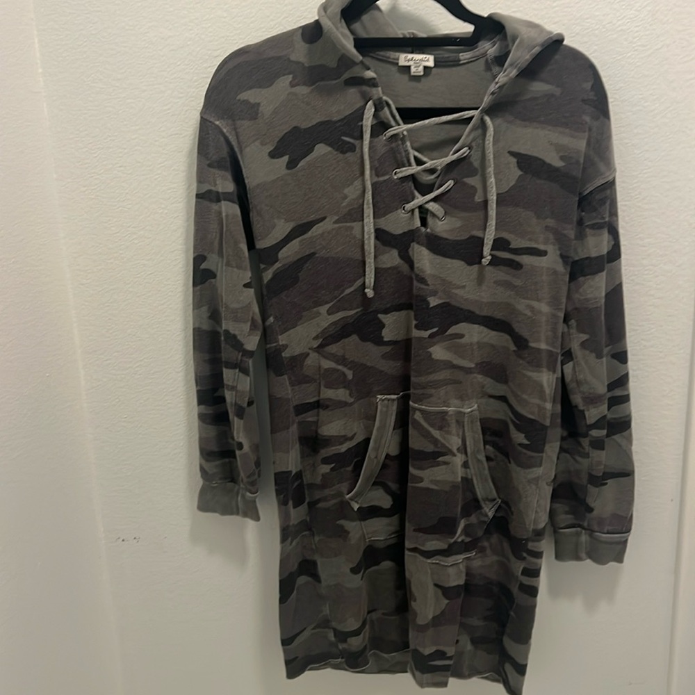 SLENDID CAMO LACE UP HOODIE DRESS